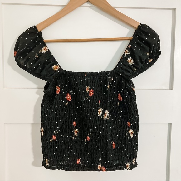 Sienna Sky Crop Top with Cap Sleeve - Picture 2 of 3